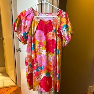 The cutest Easel Pink and Red Floral Dress, perfect for Summer! EUC Size Small